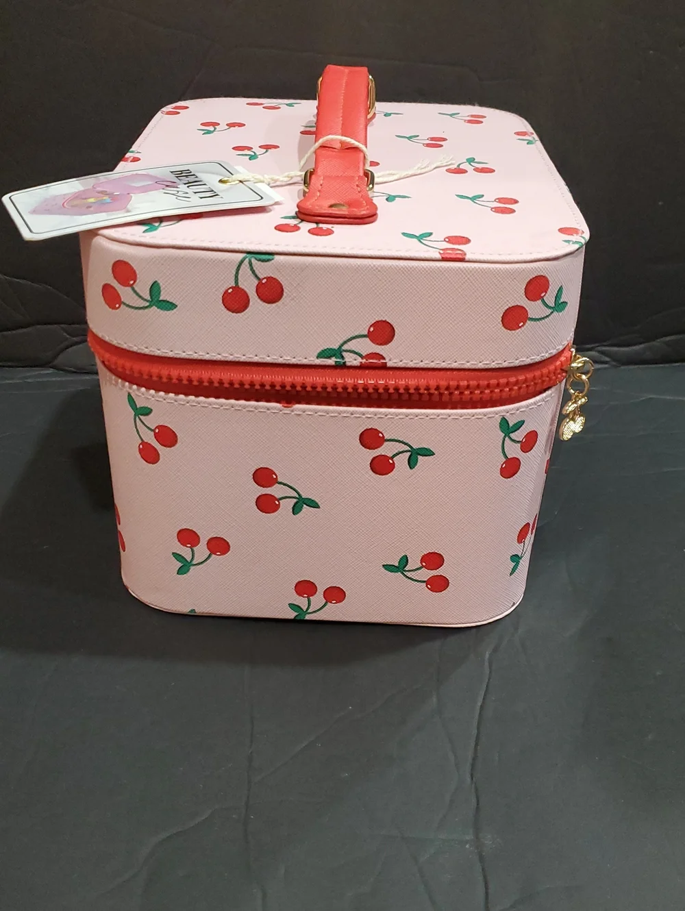 Cherry printed pink beauty makeup cosmetics medium sized hard train case new